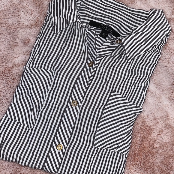 NWOT GUESS BUTTON DOWN - Picture 1 of 5